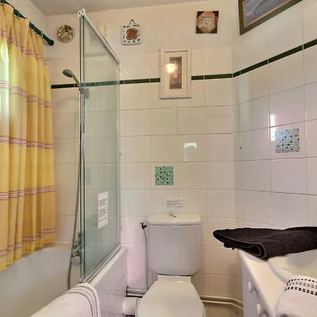 Pour 11 Personnes Au Pied Des Pistes A La Plagne, Avec Garage Et Balcons - Fr-1-455-202