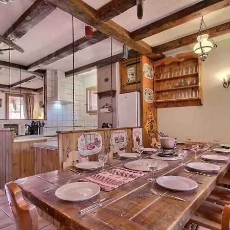 Pour 11 Personnes Au Pied Des Pistes A La Plagne, Avec Garage Et Balcons - Fr-1-455-202 Chalet La Plagne-Tarentaise